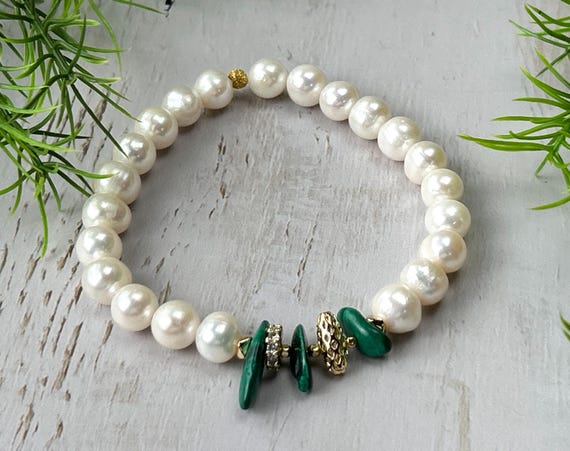 Bracelet  with malachite and pearls