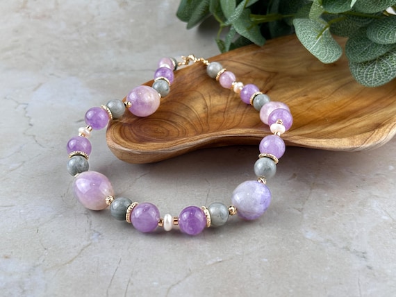 Pink gemstone and pearls necklace