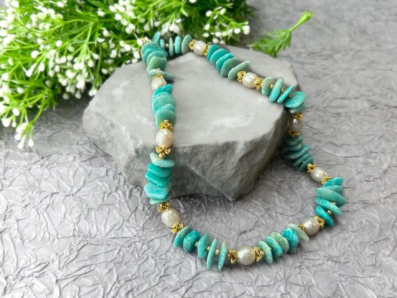 Statement amazonite and pearls necklace