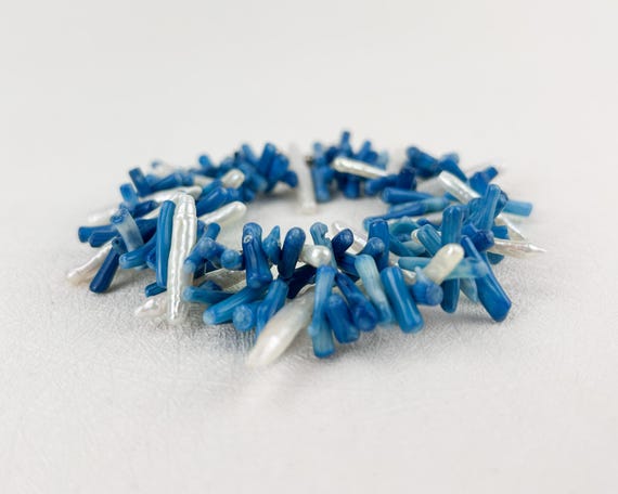 Bracelet with blue coral and pearls