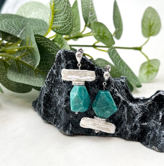 Raw amazonite and biwa pearls mismatched earrings