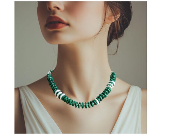 Luxurious Gemstone Malachite Necklace