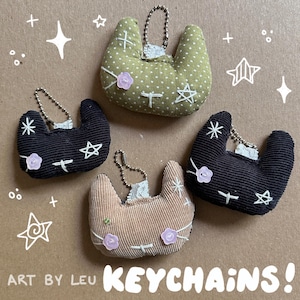 Chat mignon et porte-clés étoiles / Accessoires / Petites peluches / Chat en peluche / Accessoires de sac / Cousu main / Fabrication humaine / Fait main / Porte-clés chat