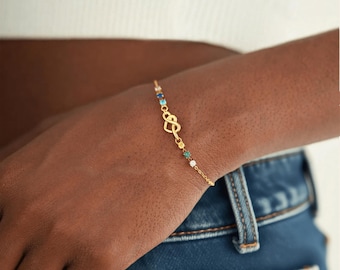 Custom Birthstone Bracelet for Mom, Sterling Silver Heart Bracelet, Personalized Family Jewelry, Gift for Mother or Grandma