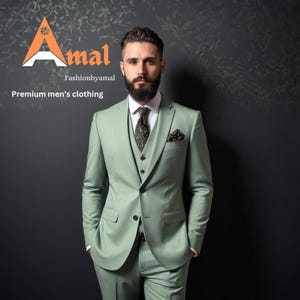 Trzyczęściowy garnitur w kolorze szałwiowej zieleni: szyty na miarę strój dla drużbów weselnych