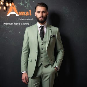 Trzyczęściowy garnitur w kolorze szałwiowej zieleni: szyty na miarę strój na wesele i bal