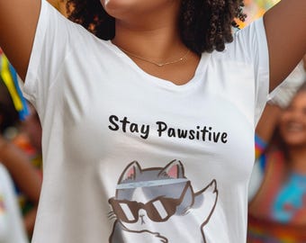 Stay Pawsitive Cat Shirt – Cute Pun T-Shirt, Funny Cat Lover Tee, Positive Vibes Shirt, Kitty Graphic Tee, Gift for Cat Moms & Pet Lovers