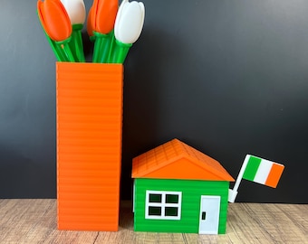 3D Printed Ireland-Themed Gift Set, House Gift Box with Irish Flag, Geometric Vase, Bouquet of 9 Tulips, Real Estate, Housewarming Gift