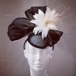 Black Bow Fascinator Hat, Abaca Fabric Cream Off White High Tea Special Event Royal Ascot Hat, Melbourne Cup Church Del Mar Hat Gala Funeral