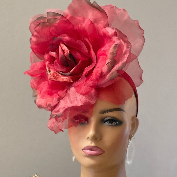 Rote Rose Fascinator, Kentucky Derby Fascinator, Rote Rose Fascinator, Gartenparty Hut, Breeders Cup, Del Mar Rassen Hut, Kirchenhut, Weihnachtshut