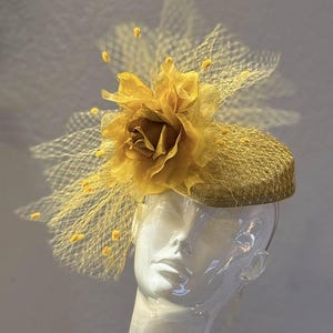 Kentucky Derby Hat Fascinator, Yellow Golden Rose Gold Fascinator, Mustard High Tea Hat, Autumn Fascinator, Fall Fascinator, Breeders&#39; Cup