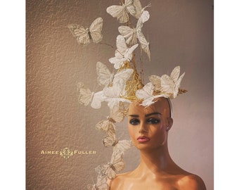 Tocado del Derby de Kentucky de Aimee Fuller, sombrero Royal Ascot, tocado de mariposa en oro plateado, concurso de sombreros Del Mar, copa de criadores de bodas con té alto
