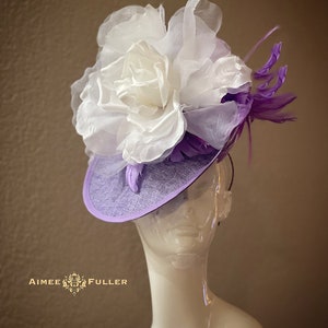 Kentucky Derby Hut, Fascinator Heidekraut Lavendel, Brauthut Weiße Rose, Osterhut, Del Mar Rassen, Royal Ascot Hut lila, Cup Hut lila
