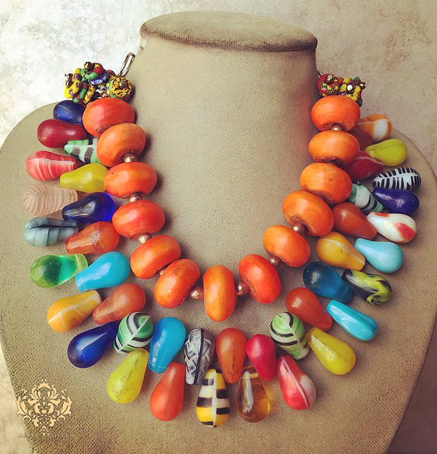 Reclaimed Vintage - Collier de perles dépareillées - Multicolore