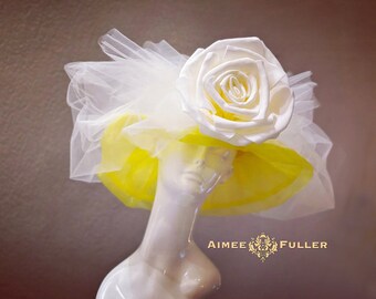 Dipinto donna abito floreale e cappello Dipinto donna abito floreale e cappello