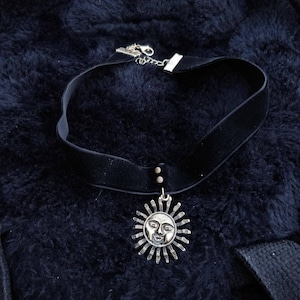 Retro Sun Choker Velvet