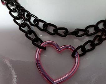 Heart Chain Choker- Choke Chain-versie!! Roze hart, roze kunstleer