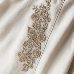 Diseño de bordado floral: archivo de puntada a máquina (PES, DST, VP3, HUS)