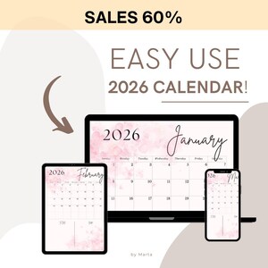 Puede incluir: Calendario digital 2026 mostrado en una computadora portátil, tableta y teléfono inteligente. El calendario presenta un diseño floral rosa suave con el mes de enero en la pantalla de la computadora portátil y febrero en la tableta. El texto incluye "SALES 60%" y "EASY USE 2026 CALENDAR!"