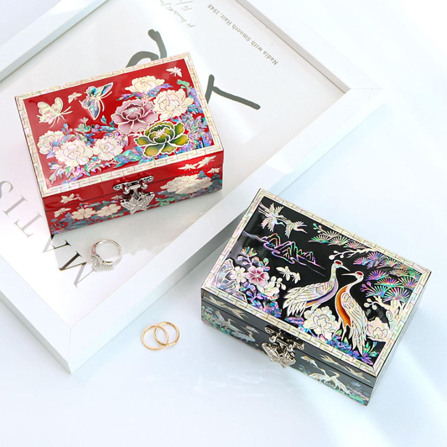 Korean Mother of Pearl Jewelry Box, Handmade Najeon Chilgi