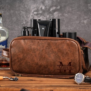 Personalized Groomsmen Gifts,Waterproof Leather Toiletry Bag,Groomsman Best Man Gift,Wedding Favors,Laser Engraved Leather Travel Kit