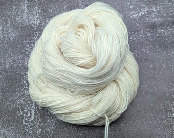 Filato sportivo in lana merino biologica fine