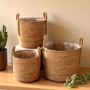 Water hyacinth basket for planting plants, sedge basket with handle, storage basket