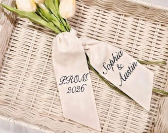 Banda para ramo de graduación, cinta para ramo de flores, banda para ramo con monograma, cinta para ramo de boda, envoltura bordada para ramo, banda para ramo de bienvenida