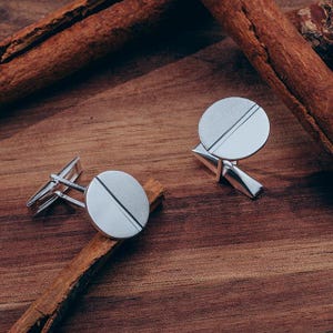 Gemelos de plata personalizados: regalo de boda grabado para hombres, novios y papás.