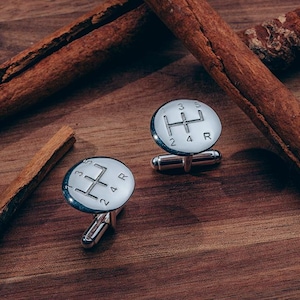 Gemelos de plata personalizados: regalo de boda grabado para hombres, novios y papás.