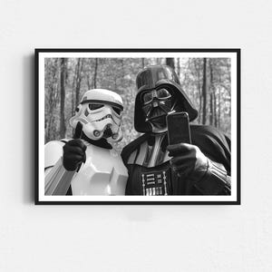 Selfieposter Darth Vader en Stormtrooper, grappige Star Wars-poster, grappige muurkunst, zwart-wit, toiletdecor, digitale download