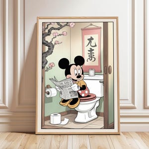 Póster divertido de Minnie Mouse leyendo el periódico en el inodoro, arte divertido para la pared del baño, póster para el baño, regalo para amantes de Disney, descarga digital