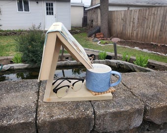 Soporte de madera para libros y dispositivos: soporte multiusos para libros de cocina, teléfonos y más (hecho a mano)