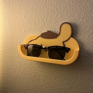 Wall mounted glasses holder  (Golden Retriever)