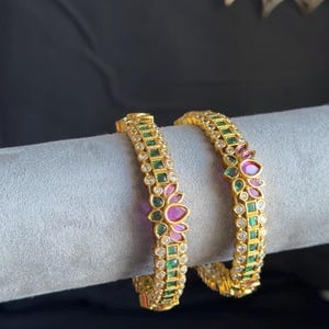 Set of 2 Dainty emerald green Antique Gold South Indian Bangle Kemp Bangle Antique traditional indian bangle- TRADITIONAL