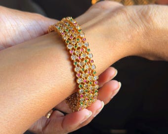 Set van 4 sierlijke Amerikaanse diamanten antieke gouden Zuid-Indiase armband Antieke Indiase armband- TRADITIONEEL