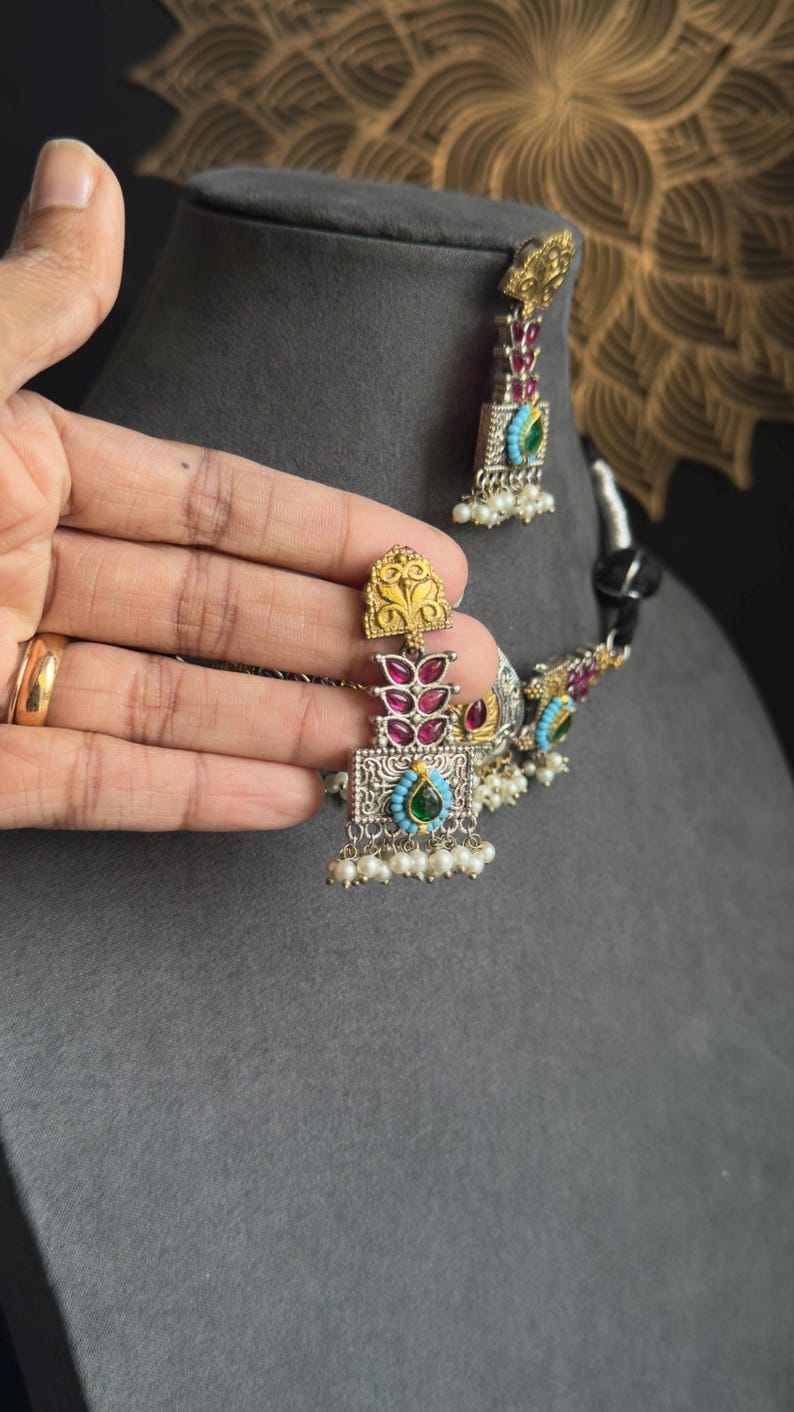 Unieke handgemaakte Indo-western tweekleurige zilveren Indiase sieraden choker set | Duitse zilveren kettingset afbeelding 2