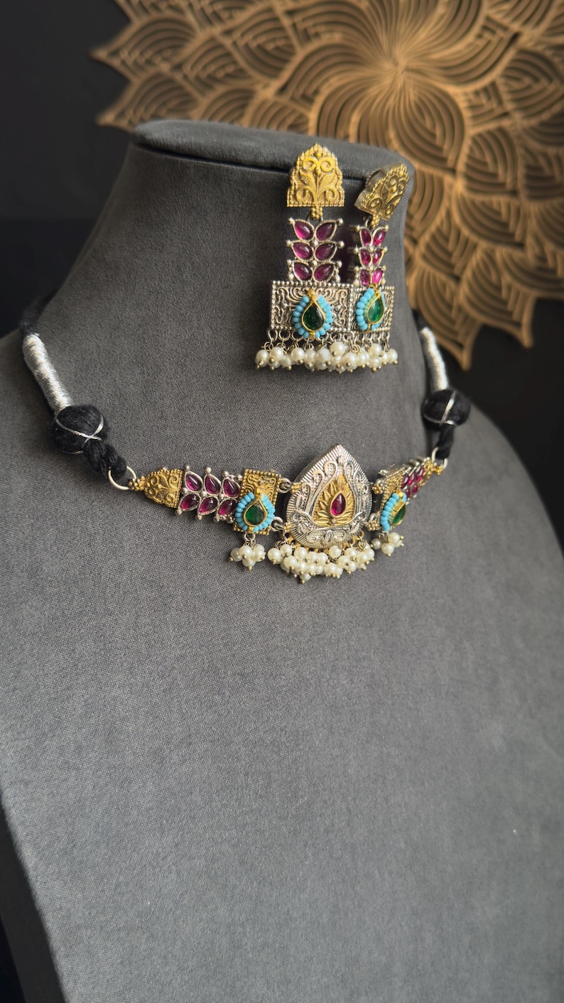 Unieke handgemaakte Indo-western tweekleurige zilveren Indiase sieraden choker set | Duitse zilveren kettingset afbeelding 1