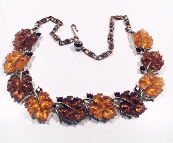 Lisner Oak Leaf Vintage Necklace