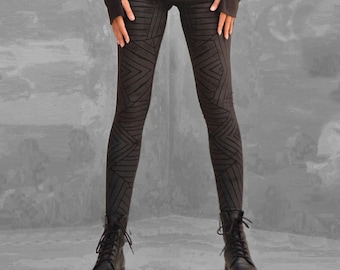 Leggings in cotone biologico stampati a mano: vita alta, traspiranti, vestibilità aderente. Per streetwear, yoga e palestra.