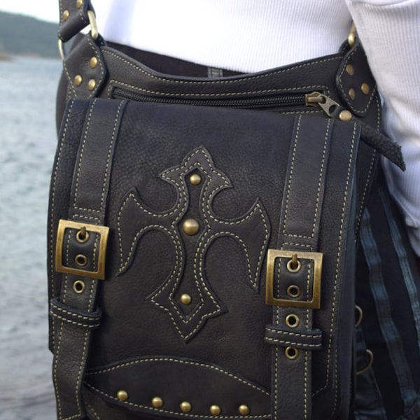 Sac messager en cuir | Sac à bandoulière | iPad | cuir | Homme | Femme | Mode | Urbain | homme brûlant | Steampunk | Concepteur | par OFFRANDES