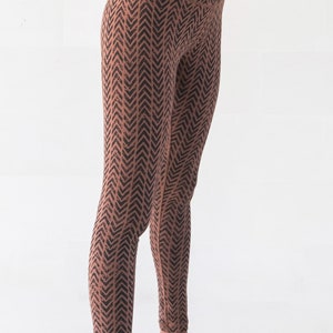 Leggings imprimés en coton biologique Pantalon marron taille haute Vêtements de sport Vêtements de festival Bohème OFFRANDES image 5