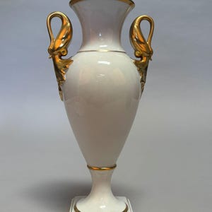 Dekorative Vase aus Porzellan – Empire-Stil