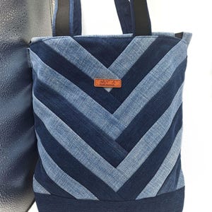 Jean Tote Upcycled Denim Bag, Upcycled Denim Shoulder Bag, Big Patched Denim Bag, Denim Handbag, Large Patchwork Denim Bag, Denim Bag Zipped