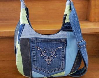 Bolso bandolera de mezclilla reciclado, bolso boho de mezclilla reciclado, bolso bandolera de mezclilla único con diseño de doble cara, bolsos de mezclilla reciclados hechos con jeans, bolso para libros.