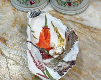 Decoupage Oyster Shell Jewelry Dish – Hummingbird and Flowers
