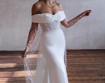 Off-shoulder trouwjurk, crêpe trouwjurk, bruidsjurk met afneembare overrok, ingerichte trouwjurk, moderne trouwjurk