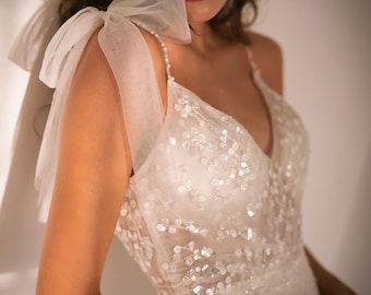 Moderne trouwjurk | Satijnen trouwjurk | Trouwjurk met blote schouders | Trouwjurk korset | Mouwloze satijnen trouwjurk