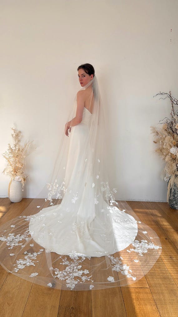 Cathedral Length Delicate White Floral Appliqué Tulle Veil Floral Appliqué Cathedral Wedding Veil: Diamond White Lace  main image 3