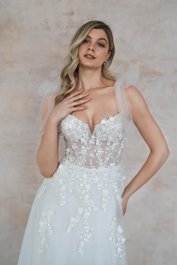 Bohemian A-Line Wedding Dress with 3D Floral Lace, Square Neckline Wedding Dress, Tulle Weddings Dress, A Line Weddig Dress